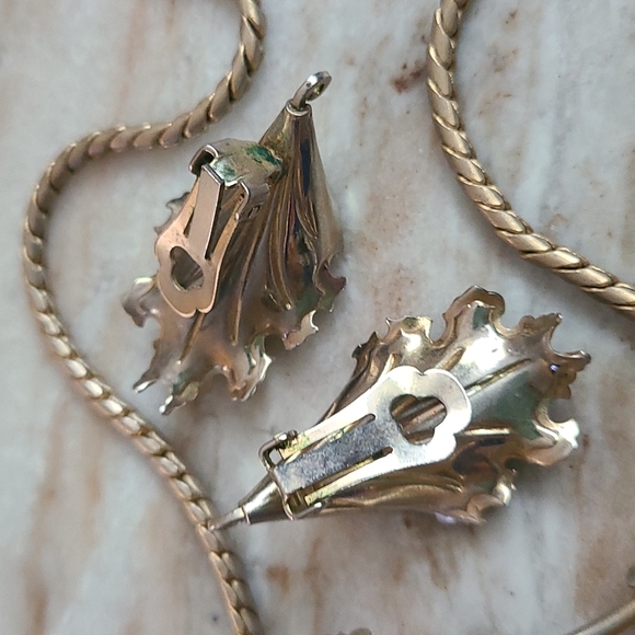 Vintage 1940s Floral Necklace & Earring Set - Picture 8 of 9